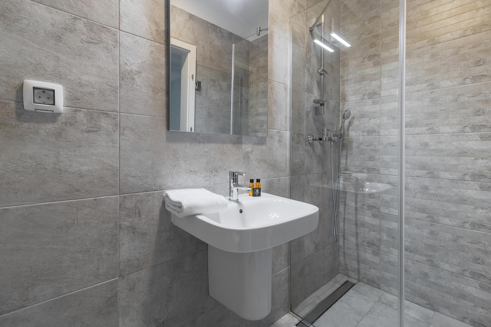Rosewood Gold Apartment Oradea Ngoại thất bức ảnh